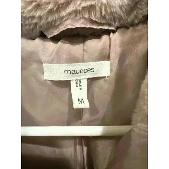 - Maurices Pink Faux Fur Vest Size M, Pre-Owned - Picture 3 of 6